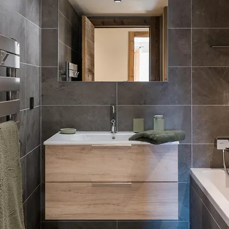 De Luxe 4 Etoiles, Sauna, Hammam, *